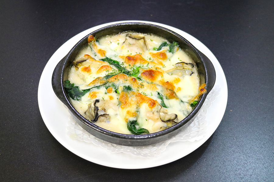 カキとほうれん草のグラタン 980円